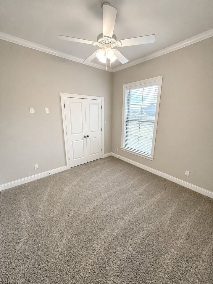 2067 Highpoint Pl - Photo 6 of 10