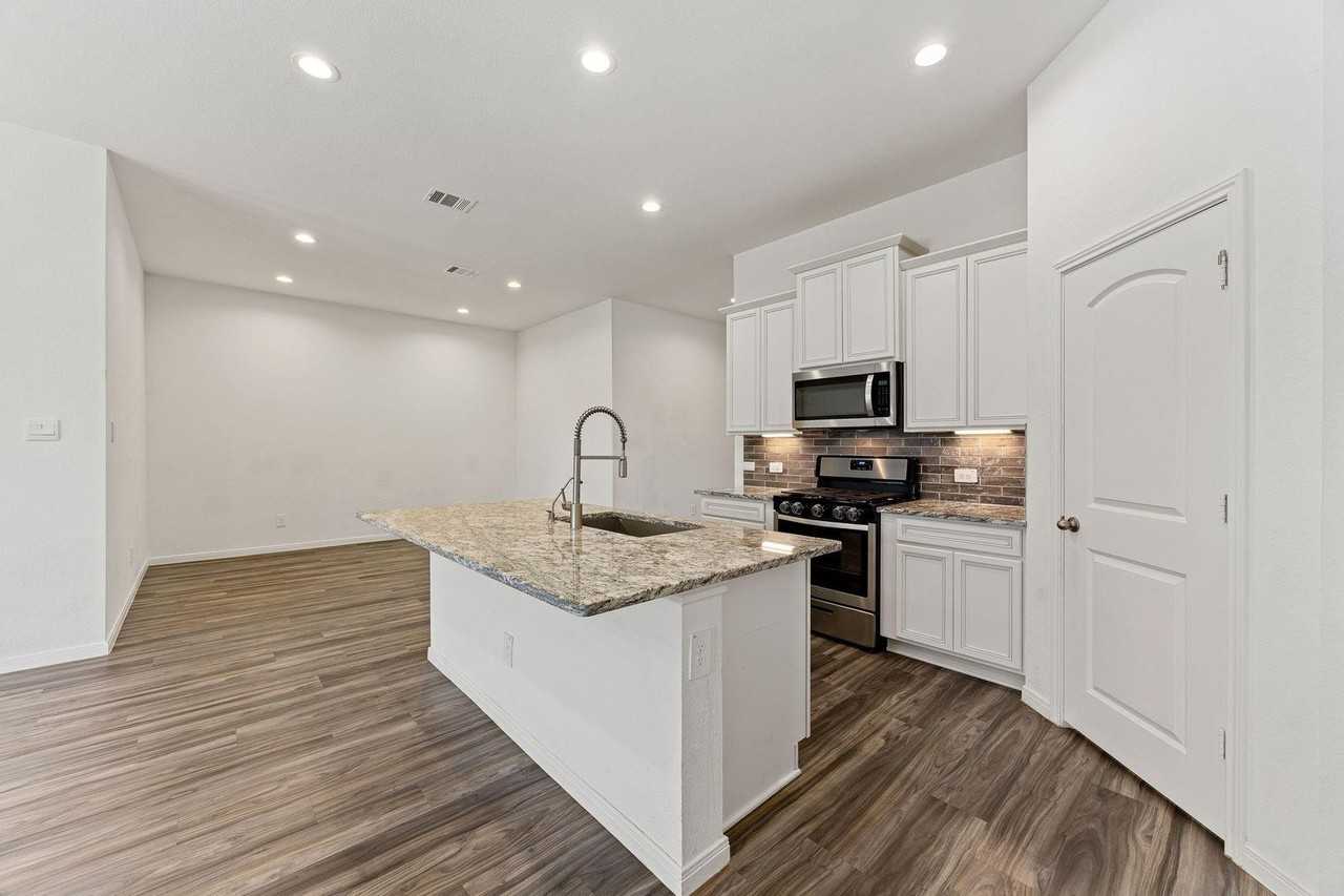 907 Youth Water Rd - Photo 5 of 40