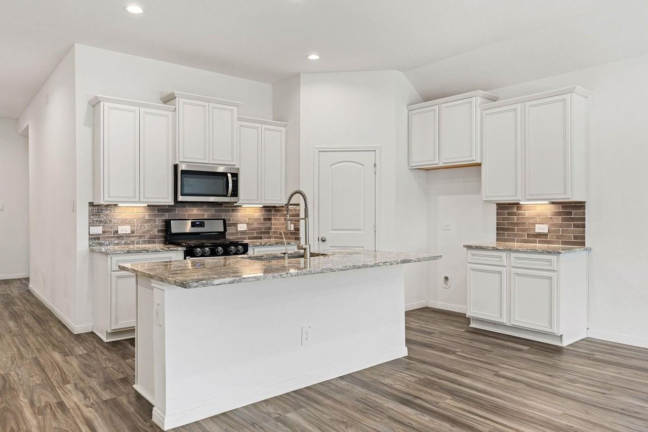 907 Youth Water Rd - Photo 4 of 40