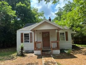 3902 N Linden Dr - Photo 1 of 1