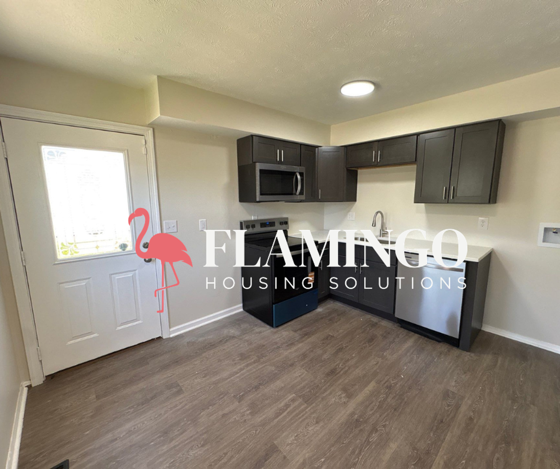 1272 Clement Ave - Photo 5 of 18