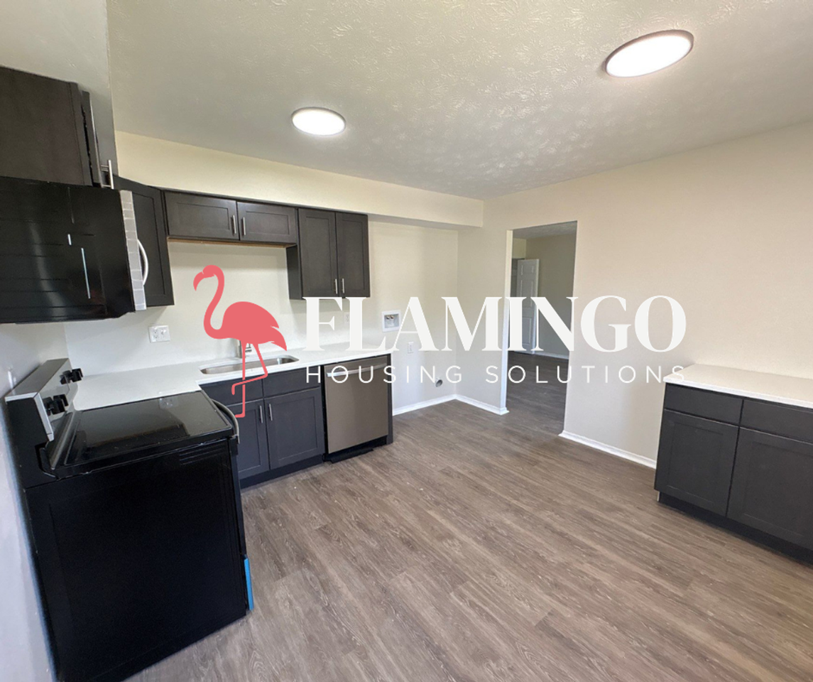 1272 Clement Ave - Photo 6 of 18