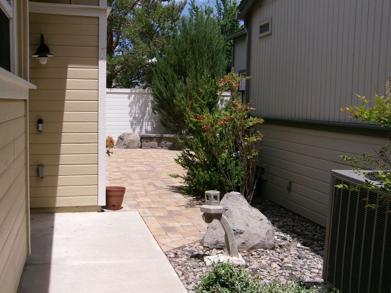 1372 Boardwalk Pl - Photo 2 of 20