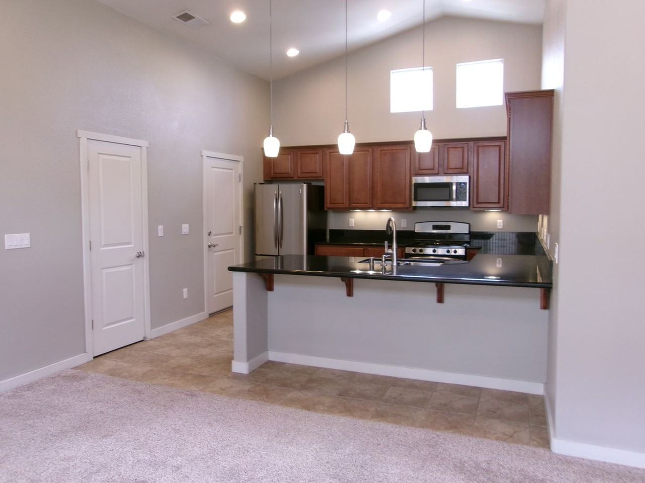 1372 Boardwalk Pl - Photo 5 of 20