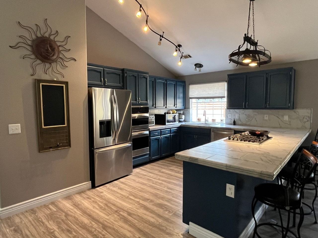8957 Knobhill Cir - Photo 4 of 28