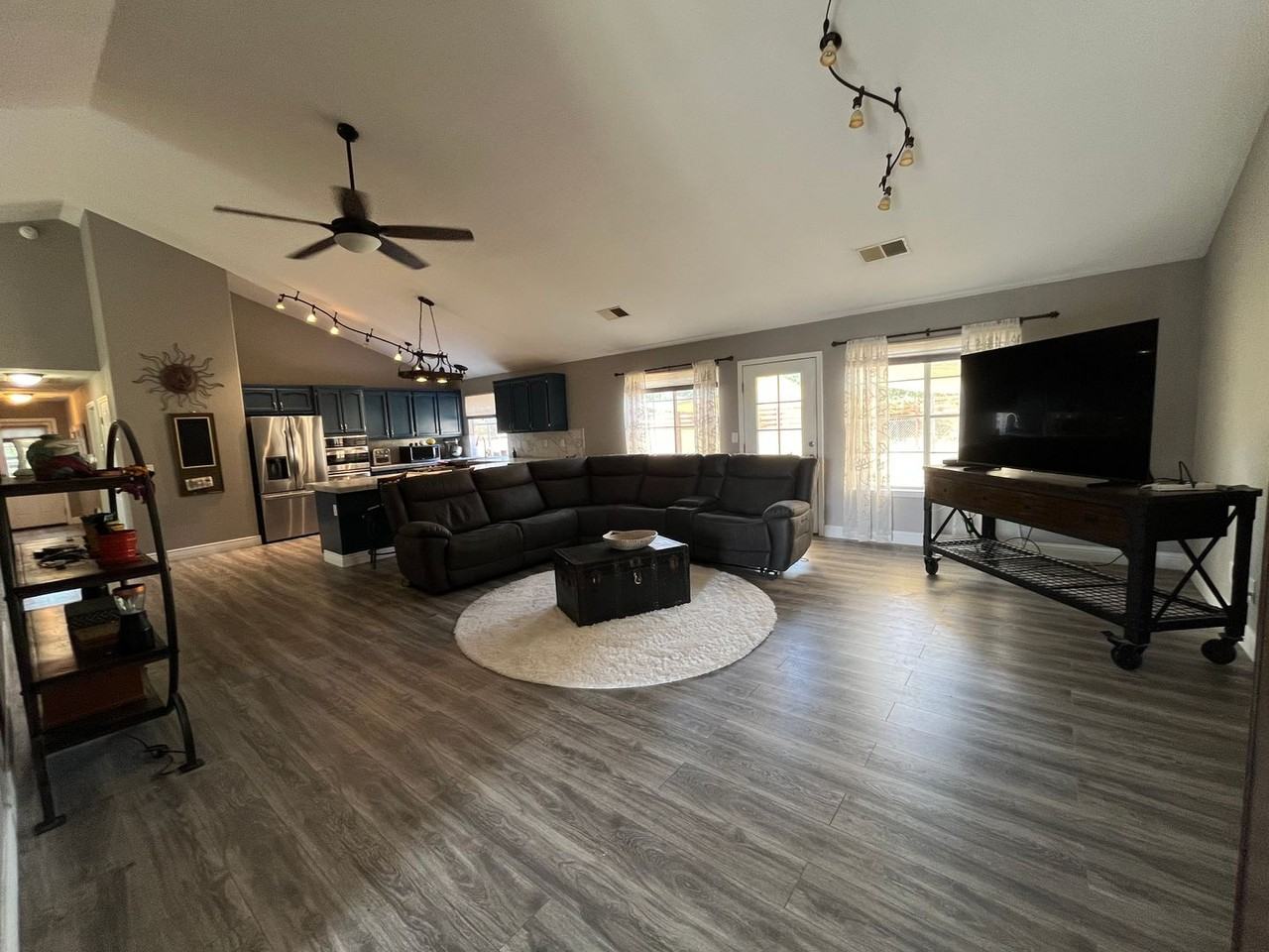 8957 Knobhill Cir - Photo 6 of 28