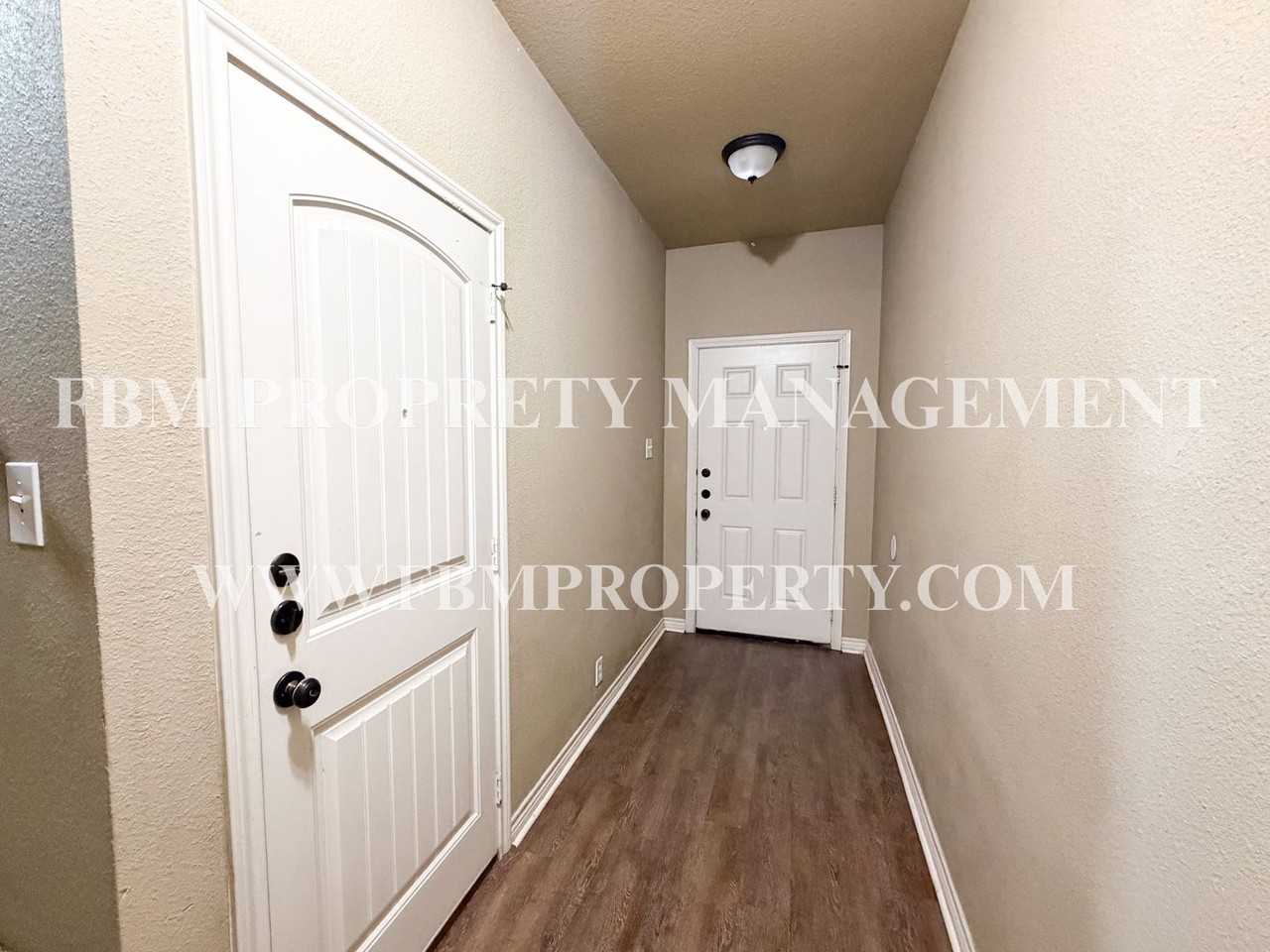 472 Pecan Hollow St - Photo 2 of 23
