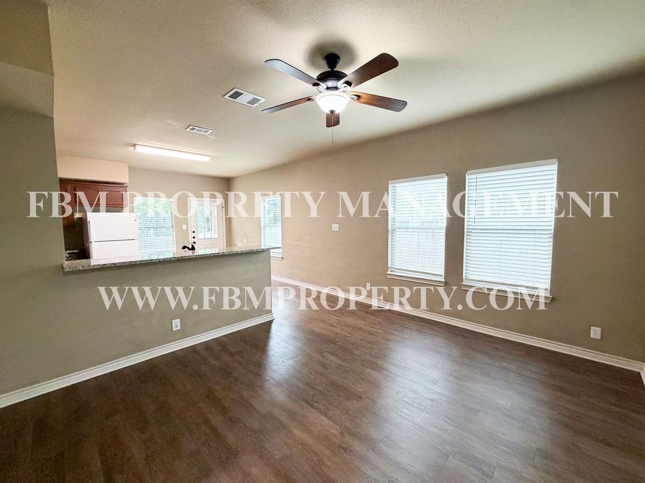 472 Pecan Hollow St - Photo 6 of 23
