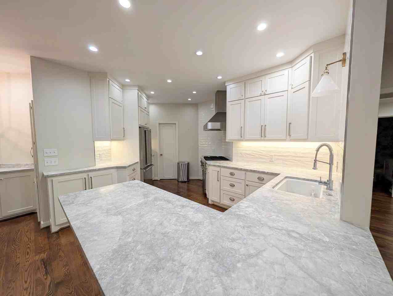 1114 Sherwood Ln - Photo 6 of 20