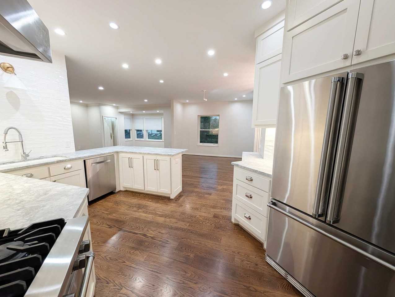 1114 Sherwood Ln - Photo 7 of 20