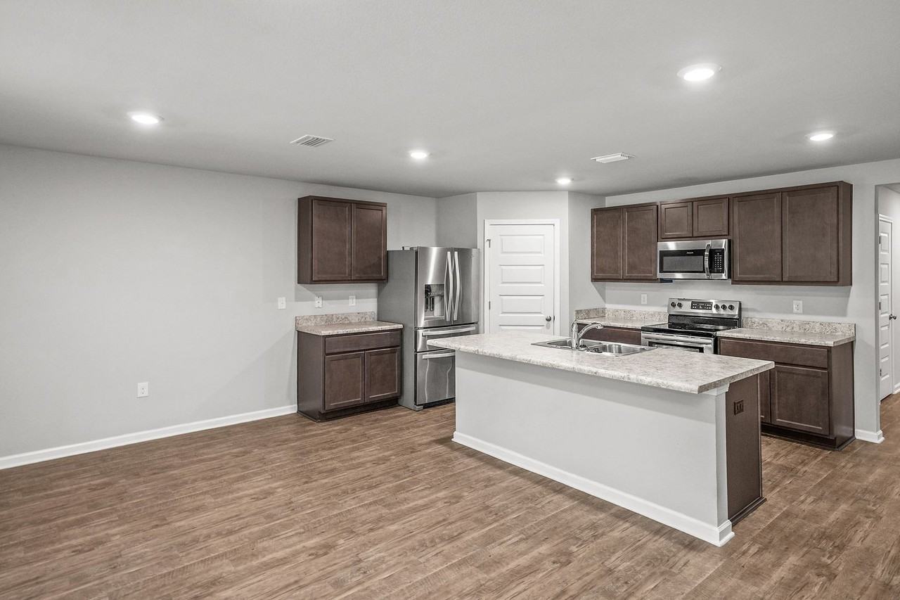 1487 Majesty Loop - Photo 5 of 32