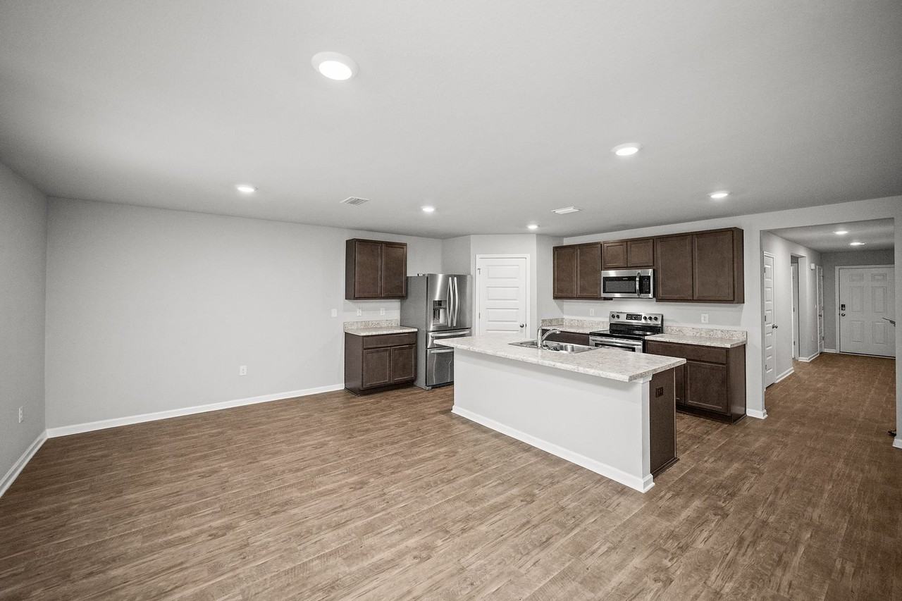 1487 Majesty Loop - Photo 6 of 32