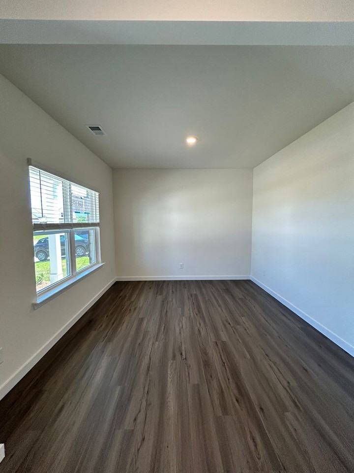 8560 Mulberry St - Photo 3 of 19