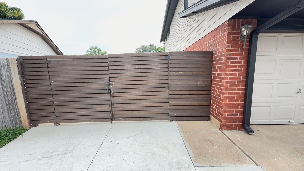 9301 May Park Cir - Photo 7 of 40