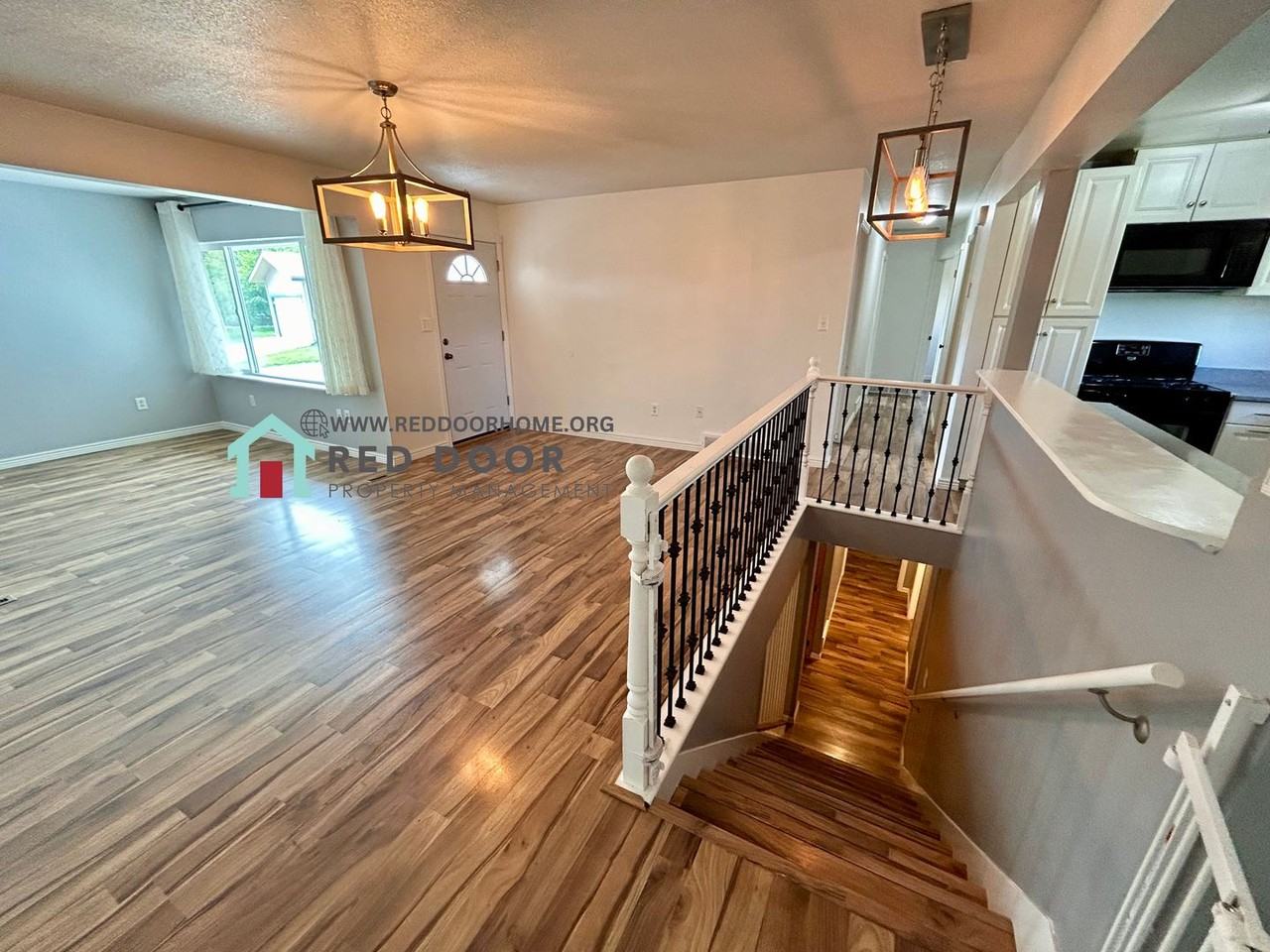 432 Beaverhead Ct - Photo 4 of 20