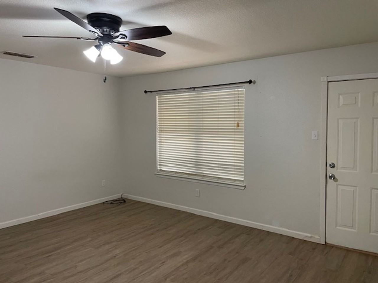7601 Thompson Pkwy - Photo 2 of 18