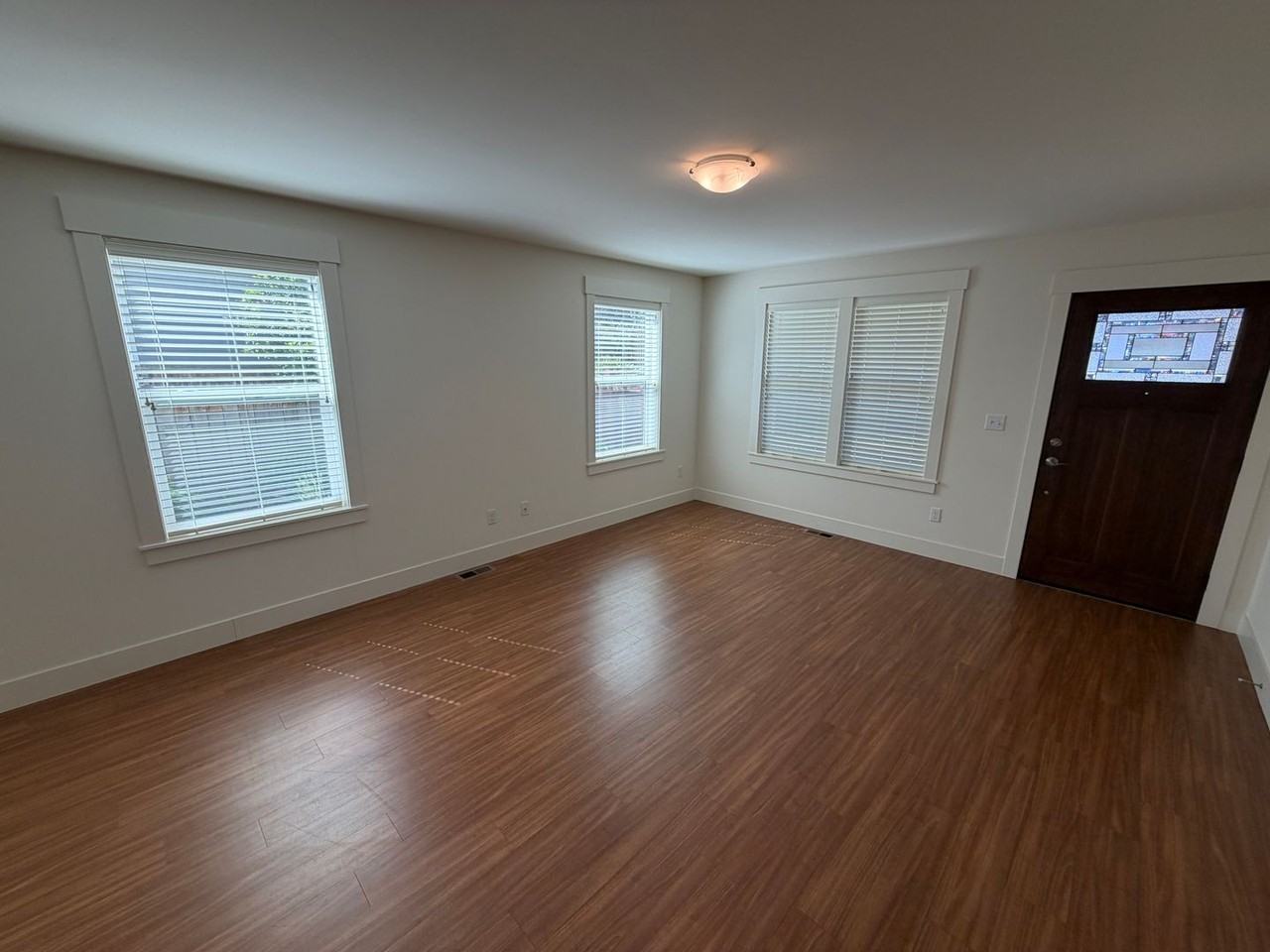1117 10th St - Photo 2 of 16