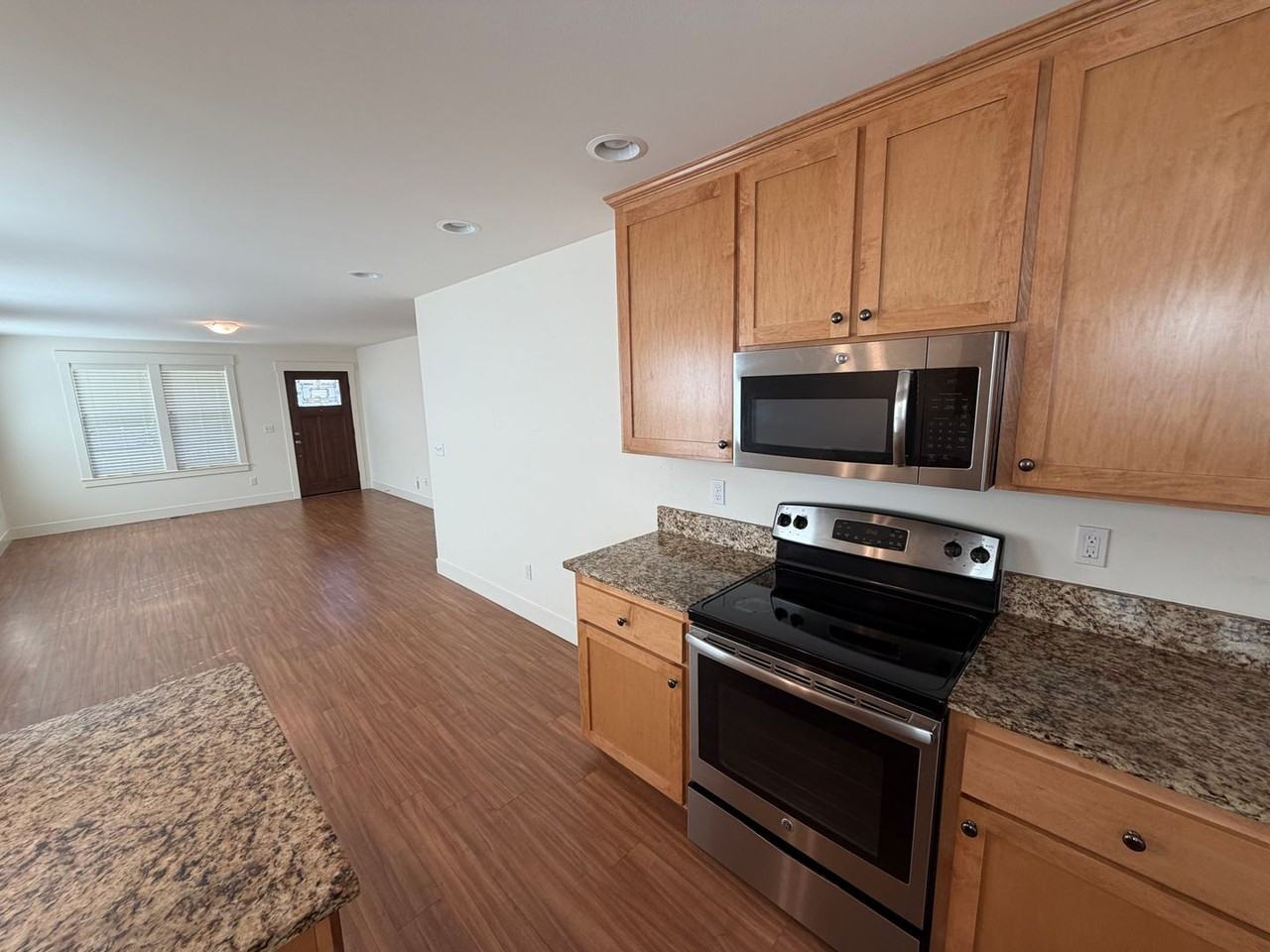1117 10th St - Photo 3 of 16