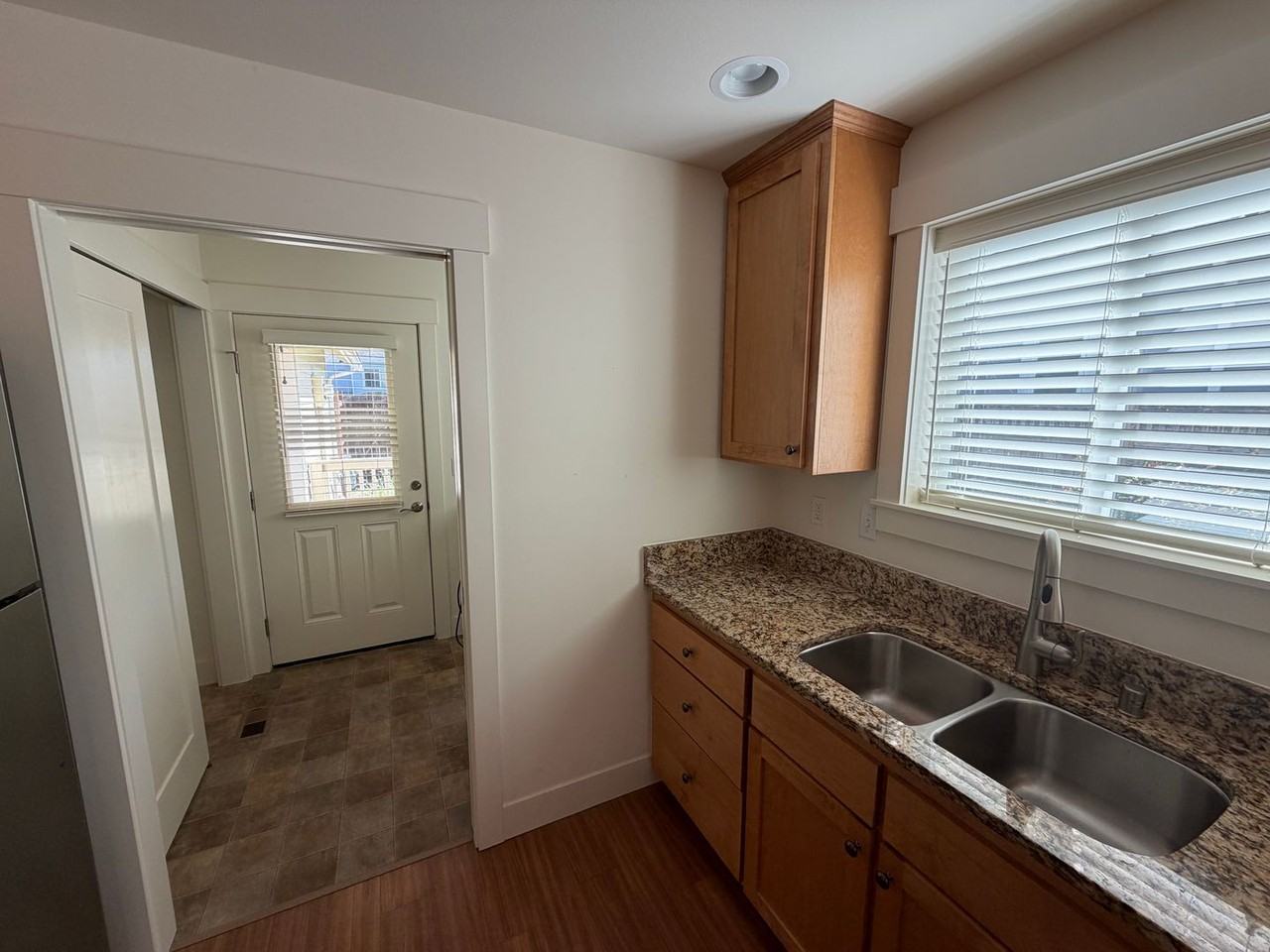1117 10th St - Photo 6 of 16