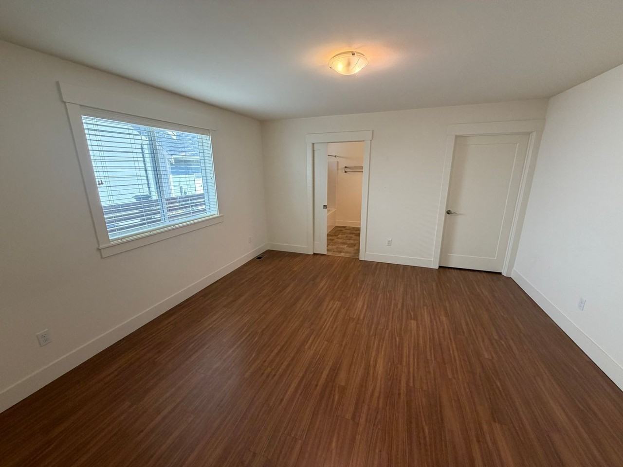 1117 10th St - Photo 7 of 16