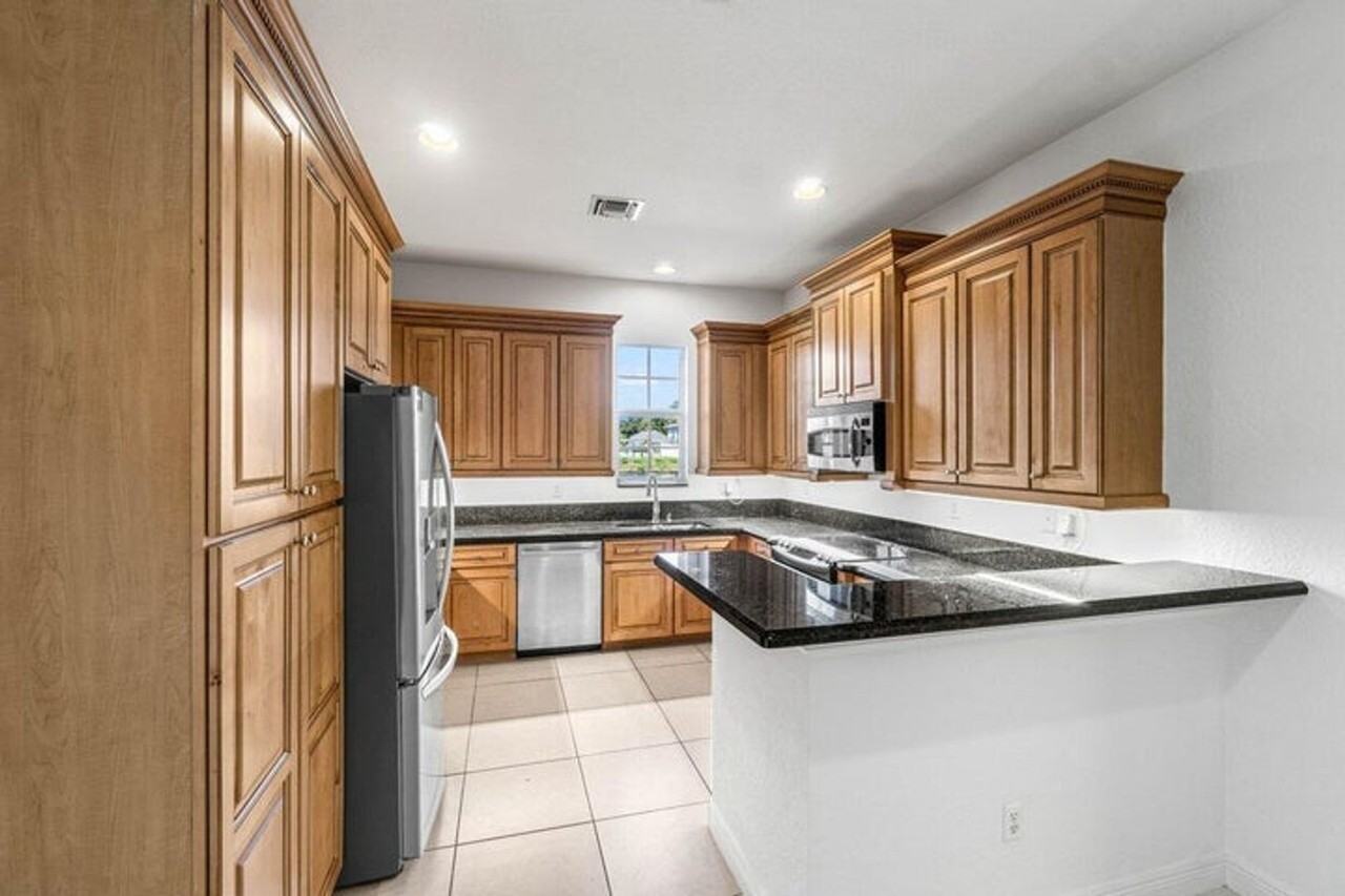 8343 Nw 8th Ter - Photo 3 of 23