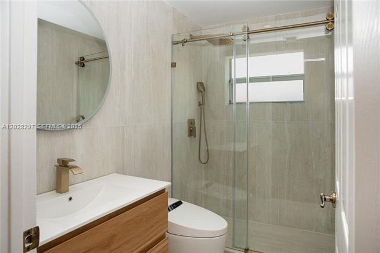11252 Nw 58th Ter - Photo 6 of 22