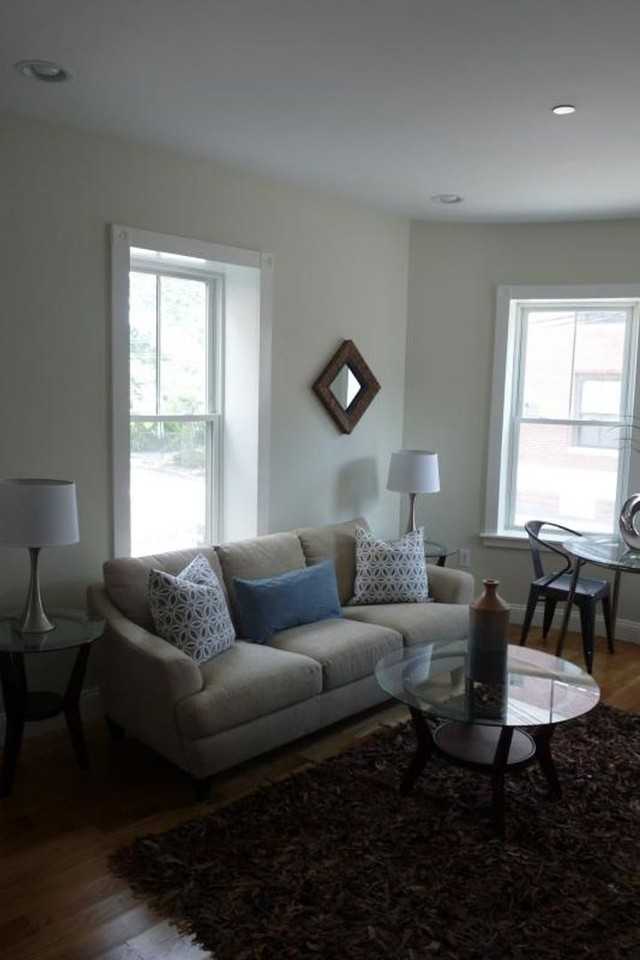 54 Kent St - Photo 4 of 15