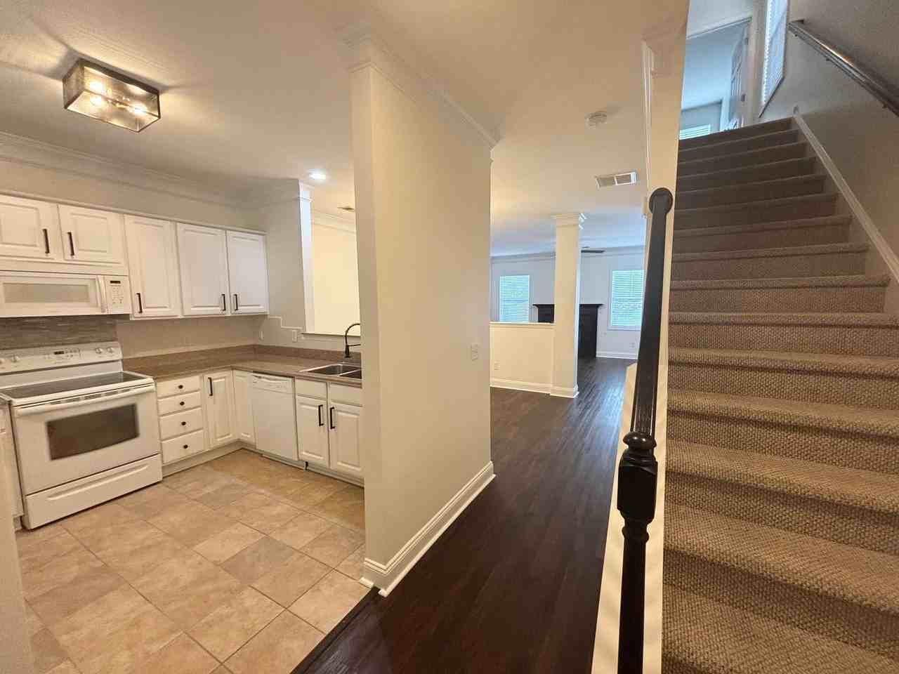 820 Forest Park Rd - Photo 3 of 20
