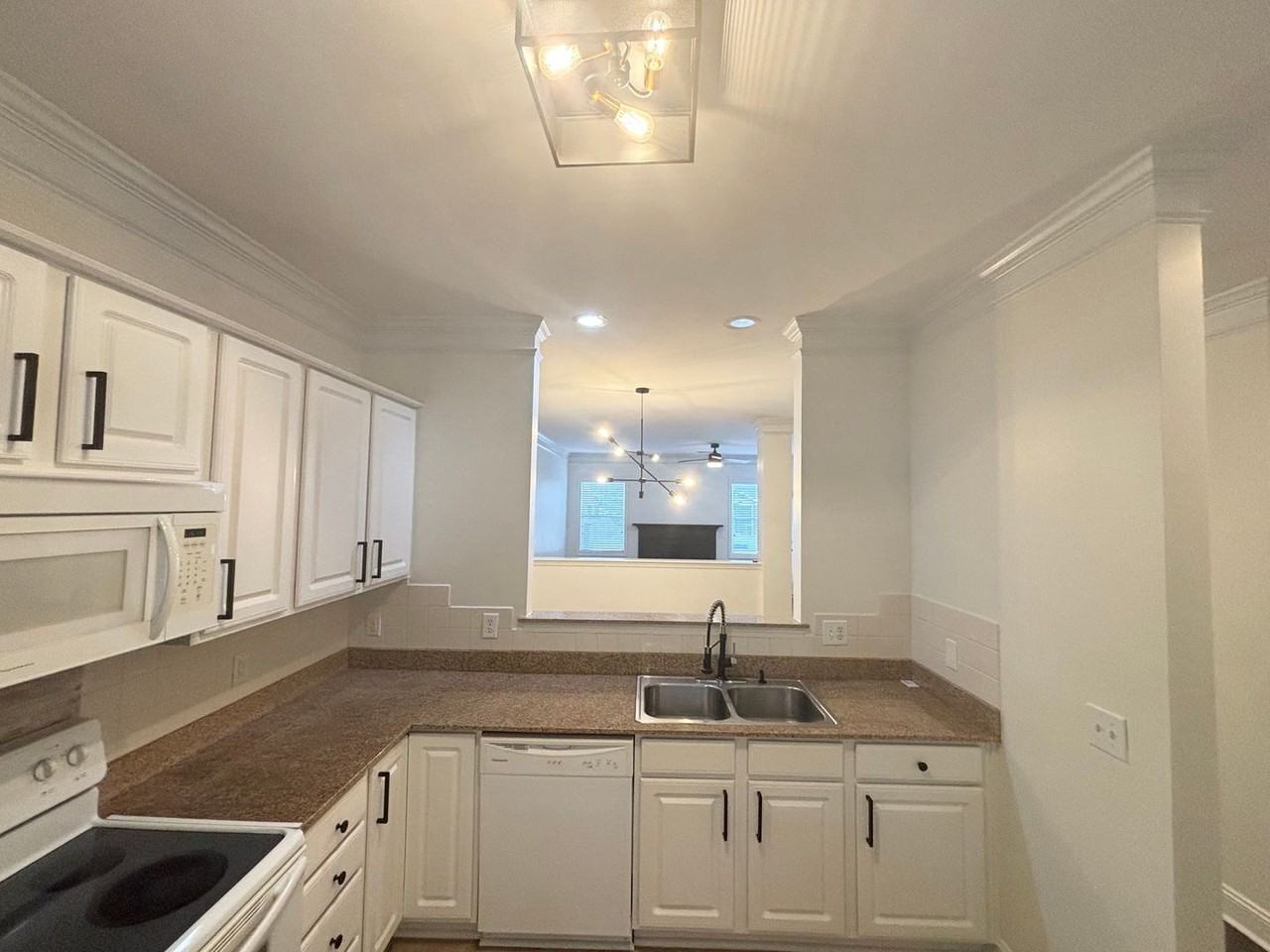 820 Forest Park Rd - Photo 5 of 20