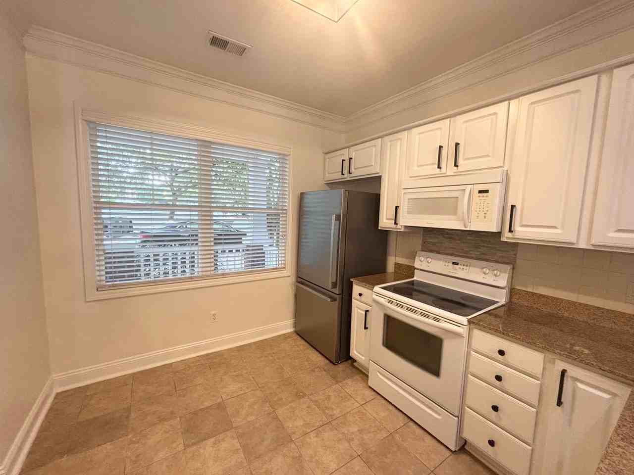 820 Forest Park Rd - Photo 6 of 20