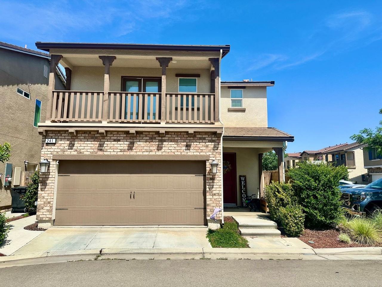 241 Aria Ave S - Photo 2 of 45