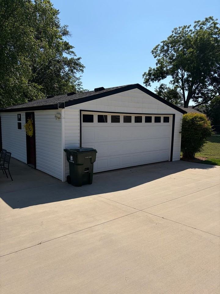 202 Roscoe Dr - Photo 6 of 38