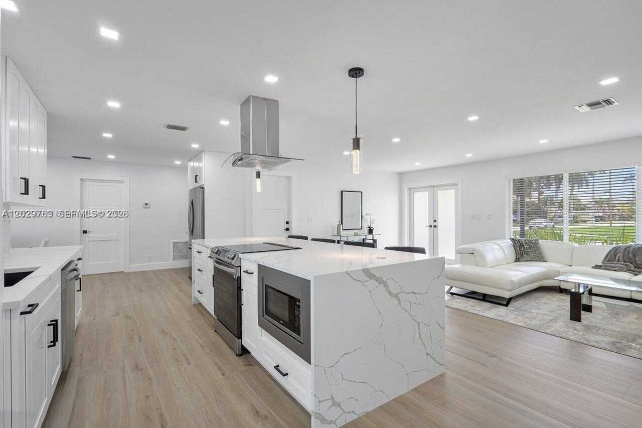 6991 Ne 7th Ave - Photo 2 of 22