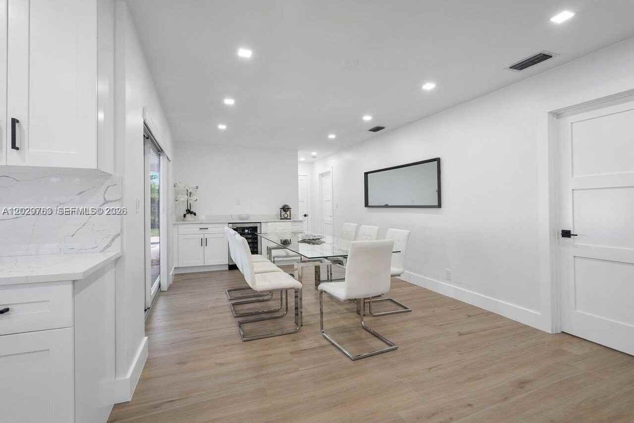 6991 Ne 7th Ave - Photo 6 of 22