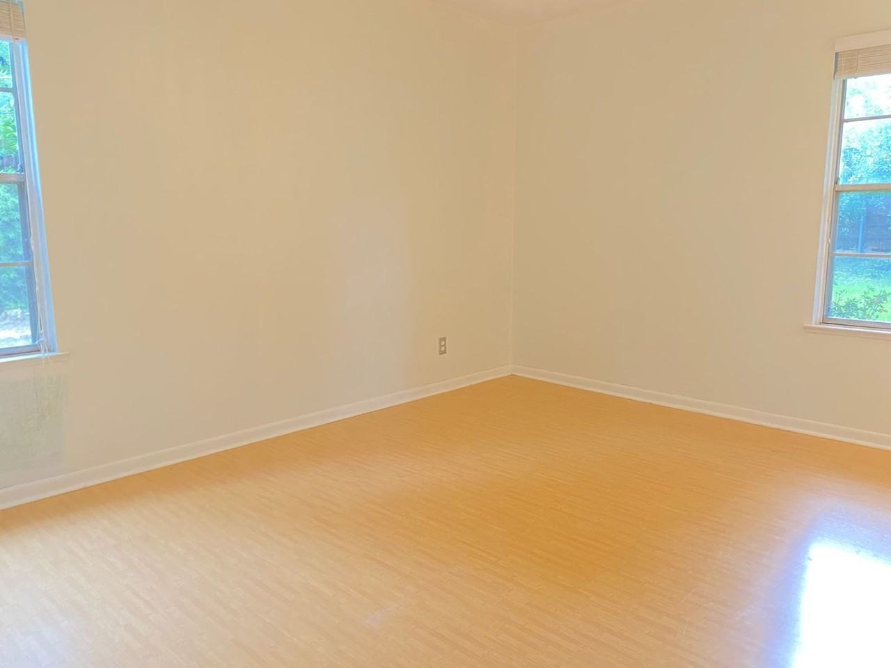 4700 Glenhaven Cir - Photo 3 of 20