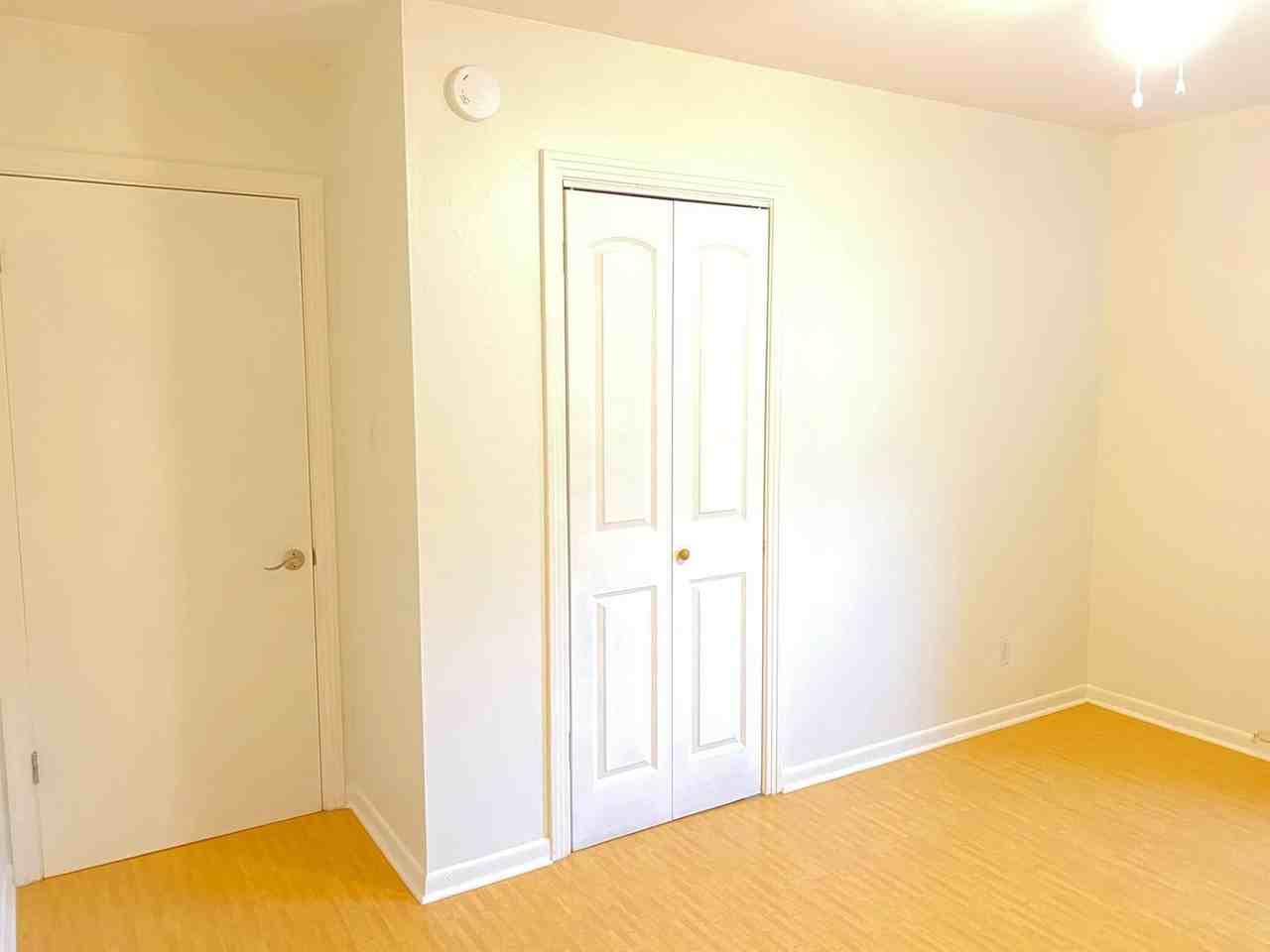 4700 Glenhaven Cir - Photo 4 of 20