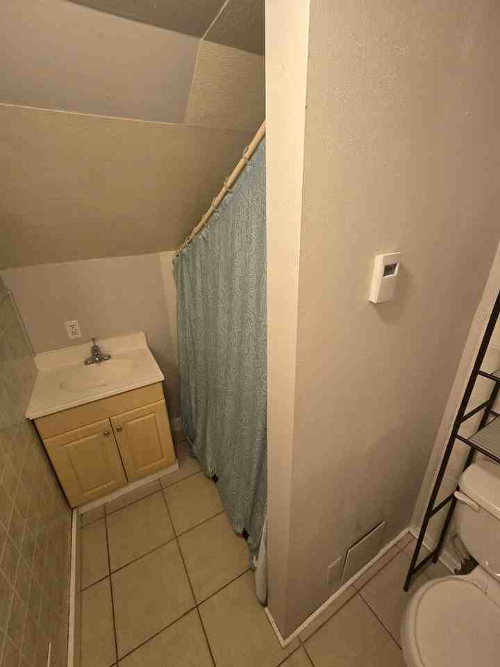 490 490 & 492 McHenry St - Photo 6 of 10