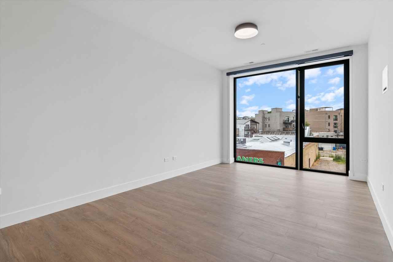 3140 Clybourn - Photo 6 of 44