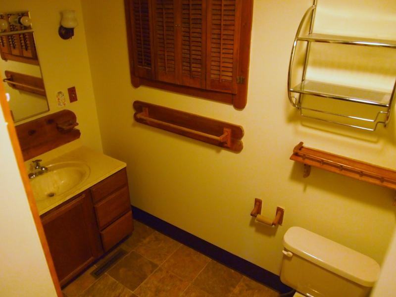 1408 Elm Ave - Photo 2 of 7
