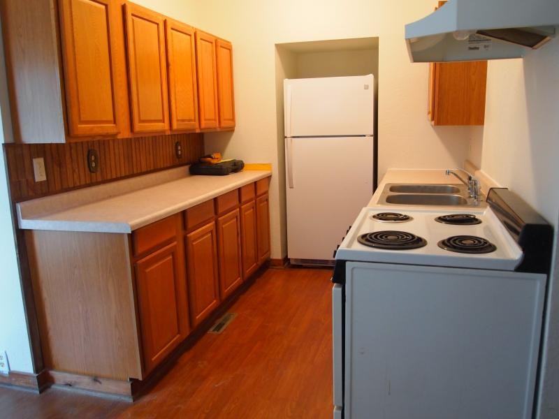 1408 Elm Ave - Photo 5 of 7