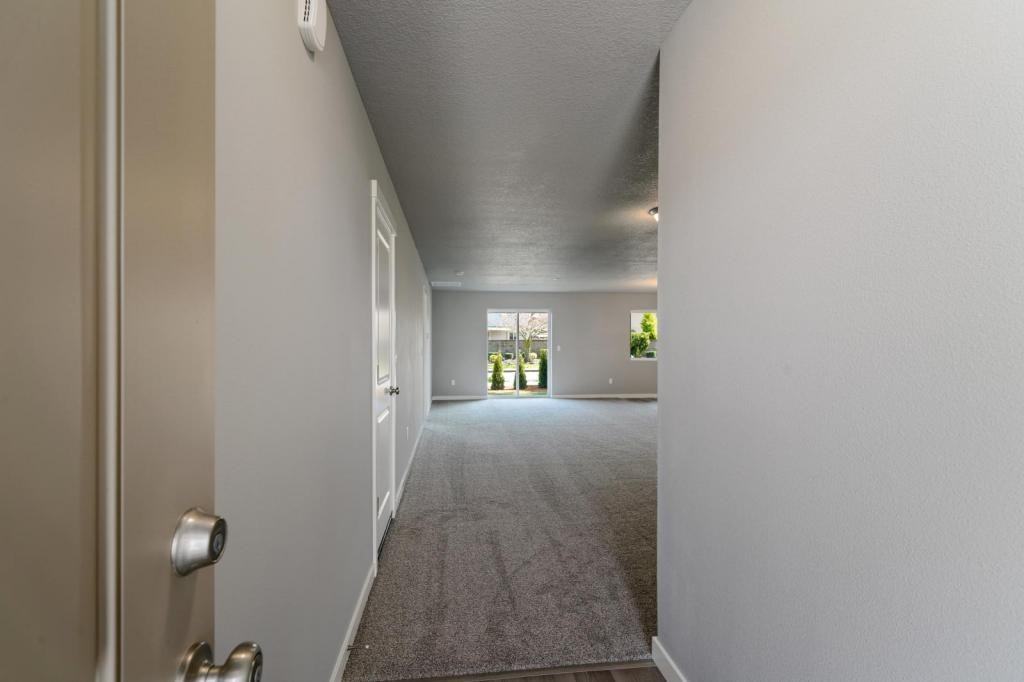 4252 Ash Grove Dr Ne - Photo 2 of 16