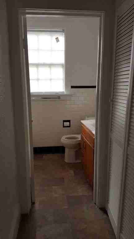 925 Rutledge Ave Unit B - Photo 3 of 8