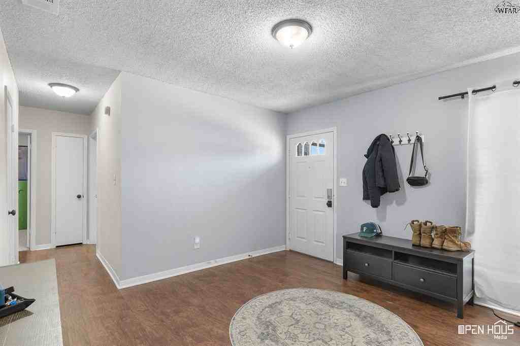 2810 Fleming Rd - Photo 3 of 32