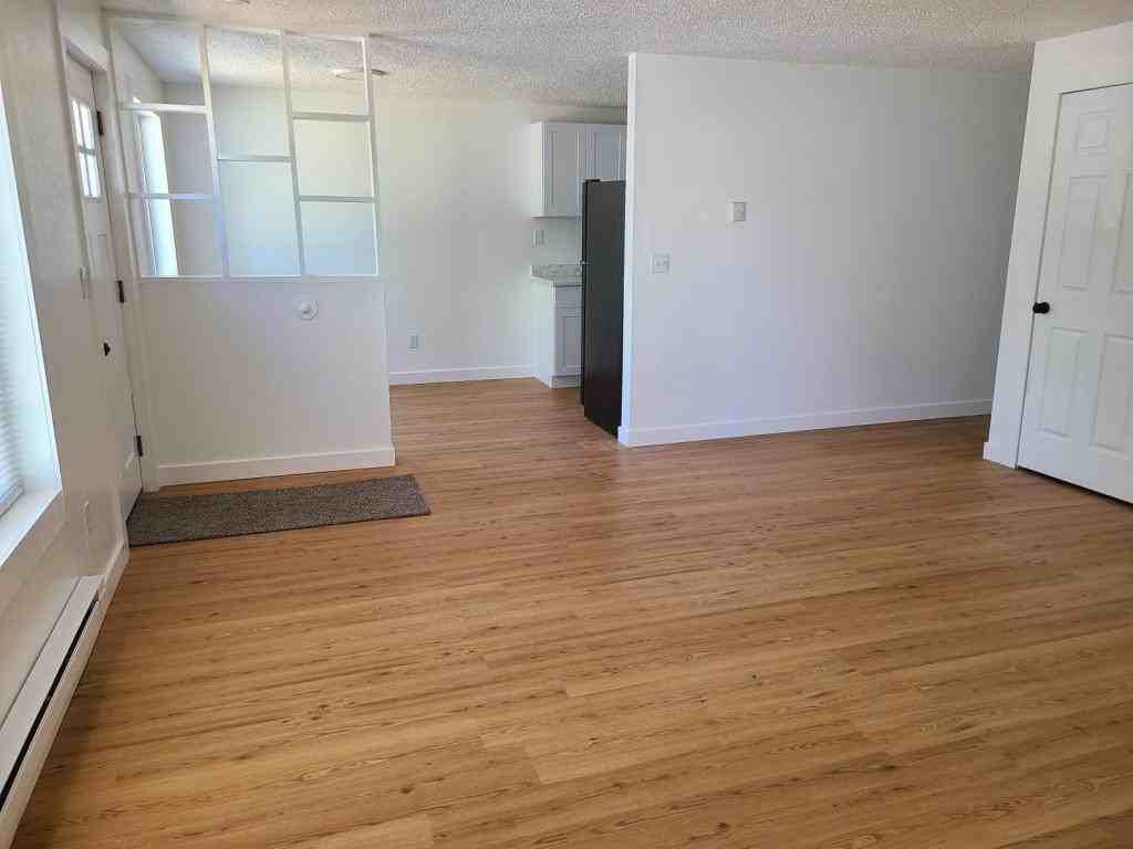 226 S Lalo Ave - Photo 7 of 19