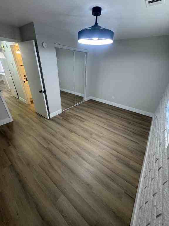 571 Campbell St - Photo 5 of 7