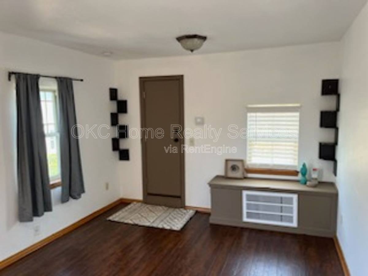 1304 Nw 10th St #B - Photo 5 of 5