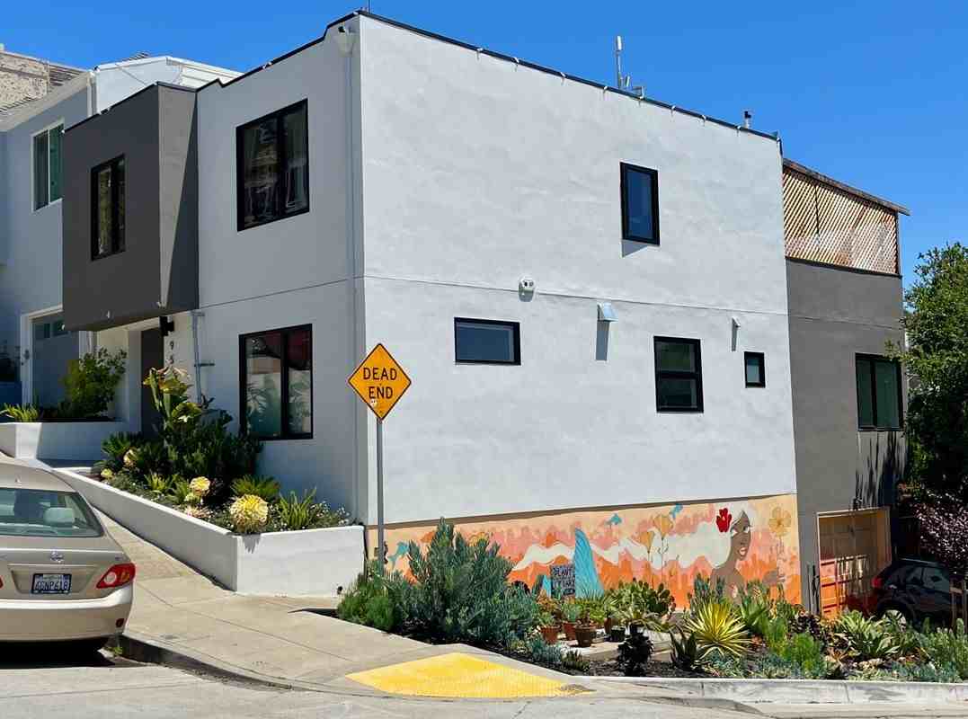 95 Gates St - Photo 2 of 24