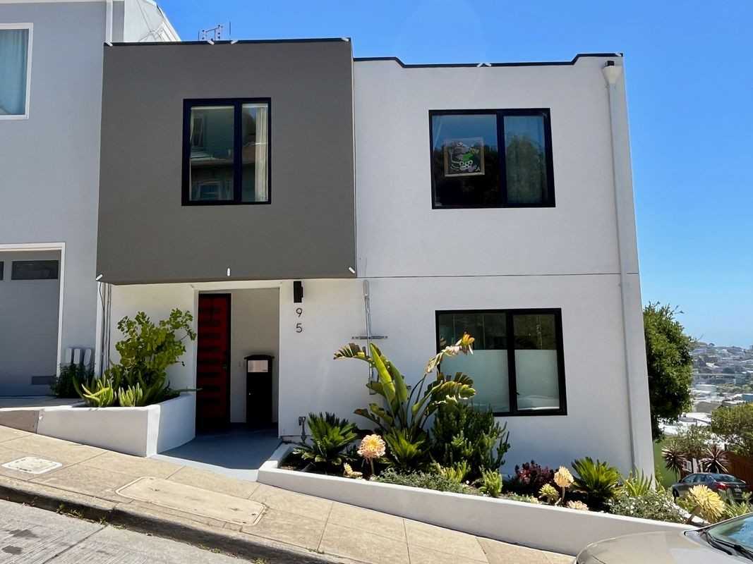 95 Gates St - Photo 3 of 24