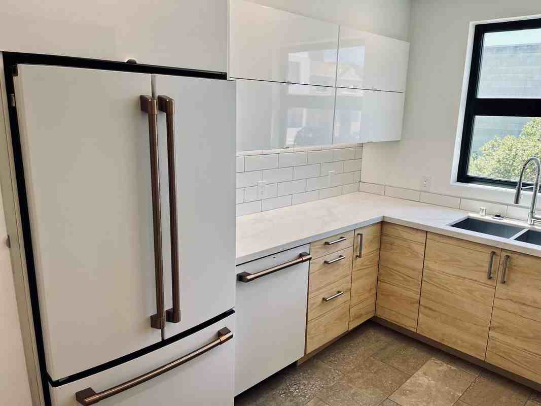 95 Gates St - Photo 7 of 24