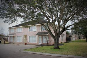 featured image of 347 Stone Hill Dr #4